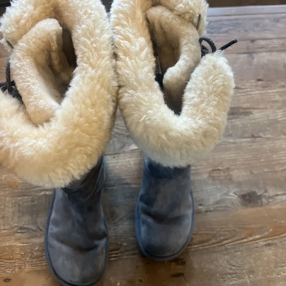 UGG Australia Tall Shearling Lace-Up Boots Gray Suede Women’s Size 8 (EU 39)